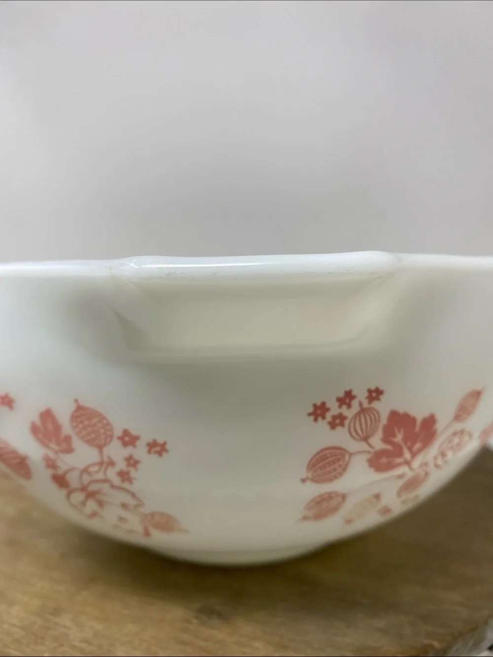 Vintage Pyrex #443 White & Pink Gooseberry Mixing Bowl 2.5 Qt.